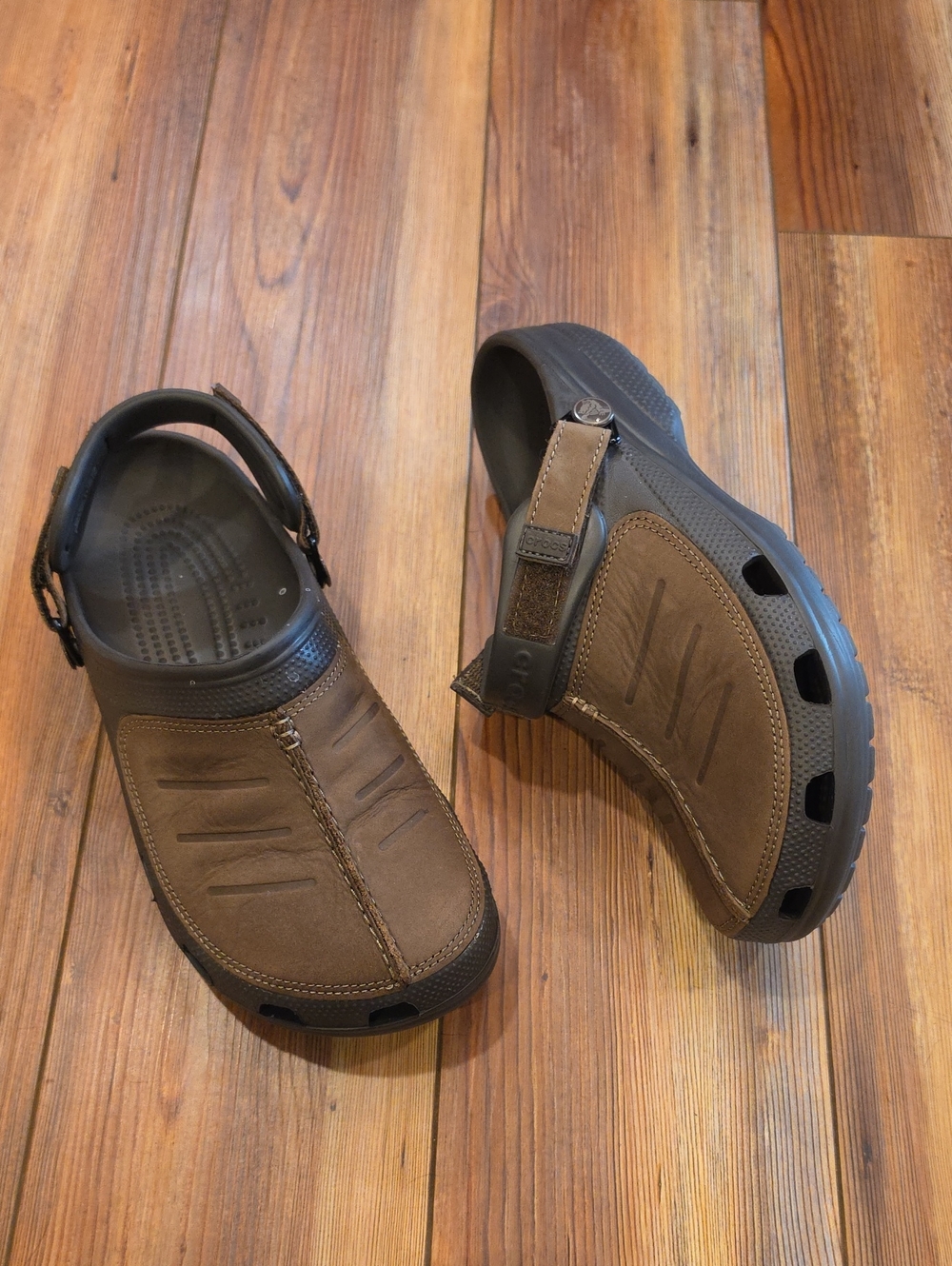 CROCS Men’s Brown Slip-On Clog Sandals with Adjustable Heel Strap